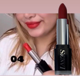 رژلب جامد چرب و براق قرمز